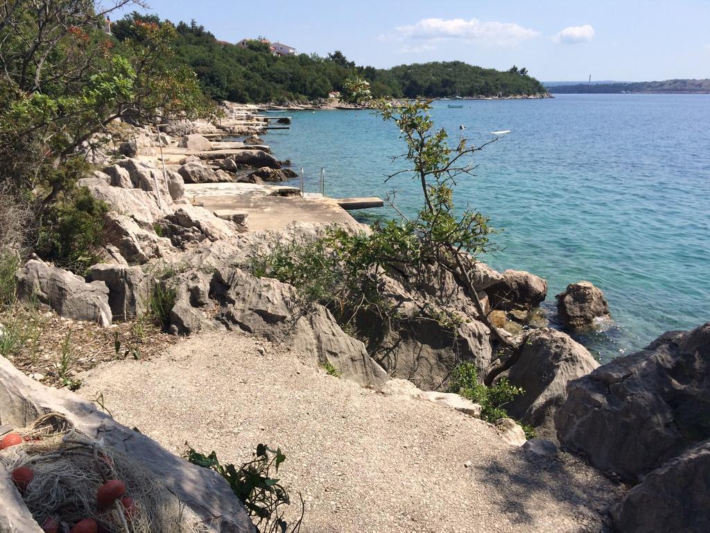 Apartments Nina Omišalj Екстериор снимка