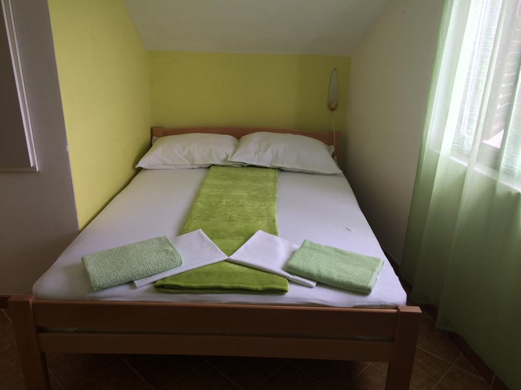 Apartments Nina Omišalj Екстериор снимка